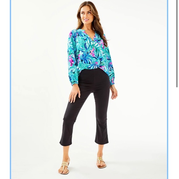 Lilly Pulitzer Pants - NWT! Lilly Pulitzer Ocean Cay Sateen Jean Pants